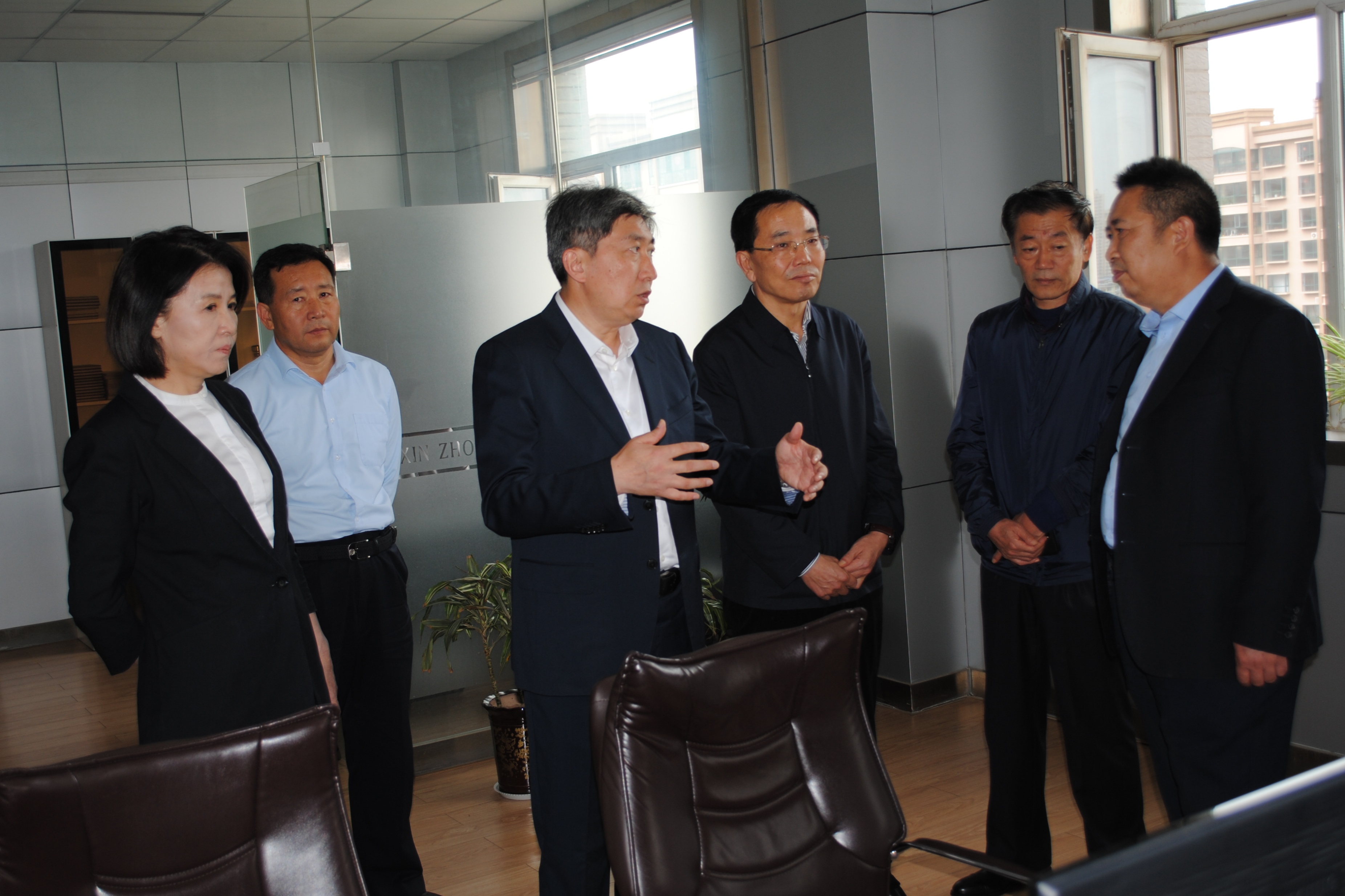 忻州市委副書記、市長朱曉東檢查國慶、中秋長假供水安全生產工作.jpg